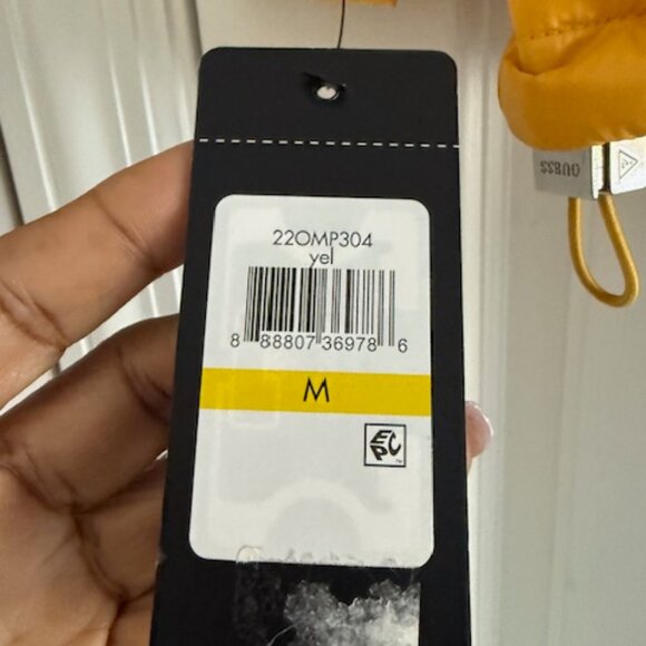 Guess Hooded Puffer Jacket - Size Medium NWT - Picture 3 of 5